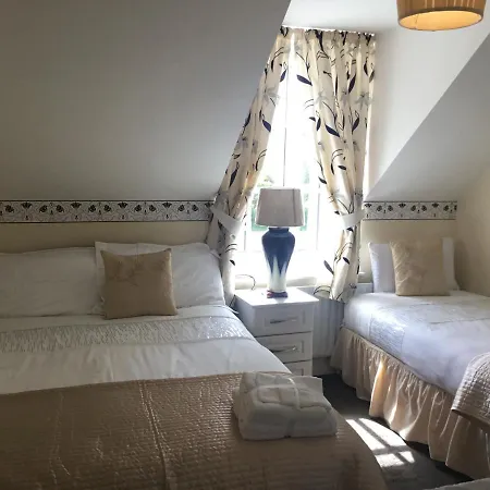 The Old School House 3*